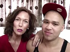 Mandy Dee იღებს cock ყველა მისი lusty ხვრელები